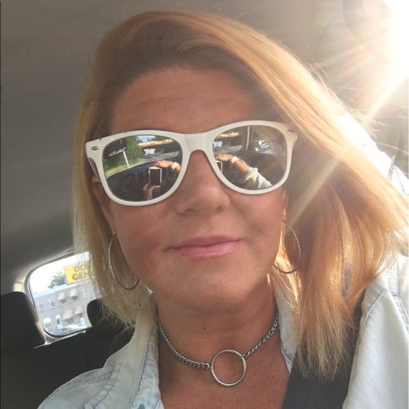 Meet your Posher, Ginny - Picture 4 of 5