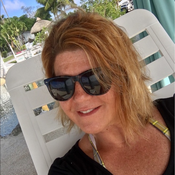 Meet your Posher, Ginny - Picture 2 of 5