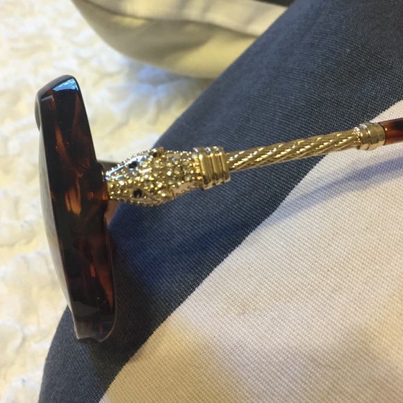 Beautiful chic sunglass!!!! - Picture 2 of 4