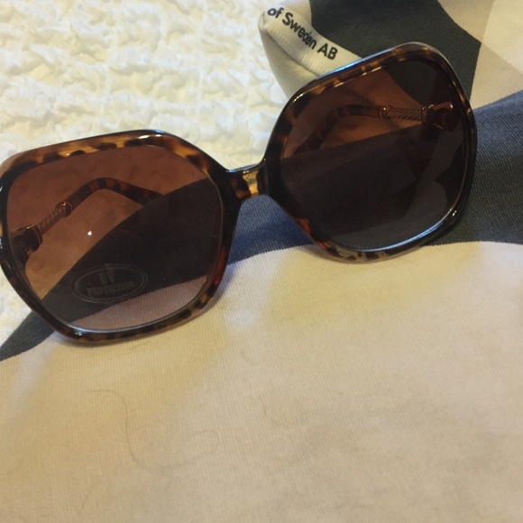 Beautiful chic sunglass!!!! - Picture 4 of 4