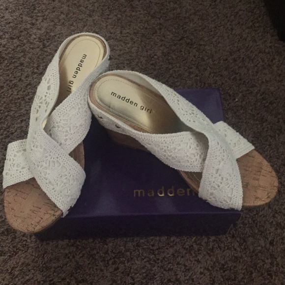 Crochet natural shoes