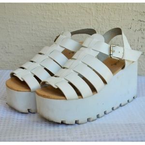 Qupid Chunky White Faux Leather Flatform Shoes 6