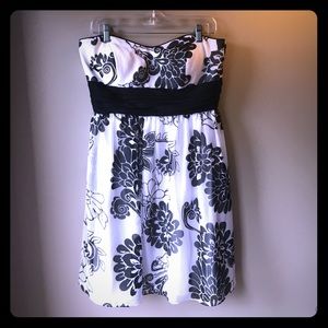 White House Black Market- Strapless Dress