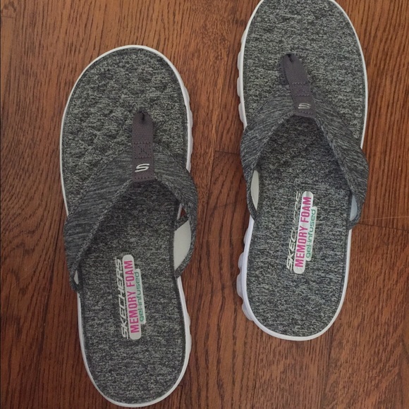 Skechers flip flops