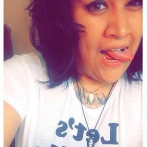 Meet your Posher, Desiree