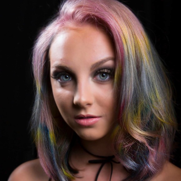 Meet your Posher, Carly - Picture 1 of 1