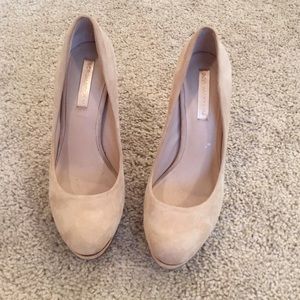 BCBG MAXAZRIA nude blush heel size 7