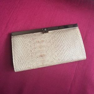 Vintage leather snake skin print clutch wallet.