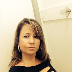 Meet your Posher, Denise