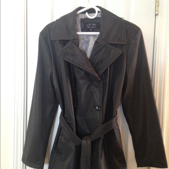 Short rain coat