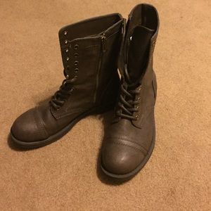 Brownish Gray Size 7.5 Combat Boots