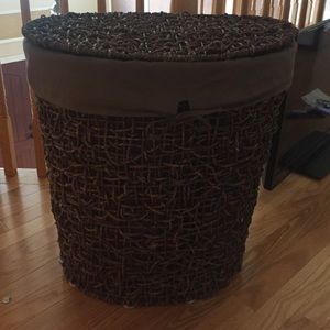 Sturdy brown straw look-alike laundry basket!