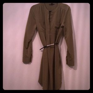 LAST CHANCE BEFORE DONATING💥Hi lo shirtdress