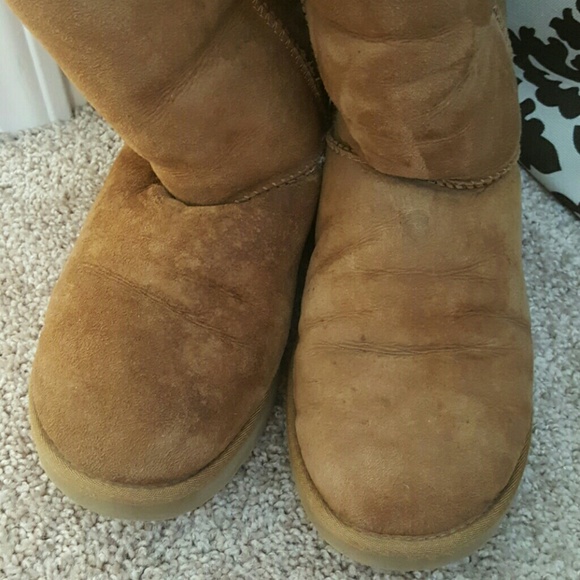 Ugg boots size 10 - Picture 2 of 3