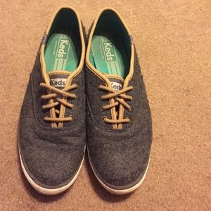 Size 7.5 Gray KEDS