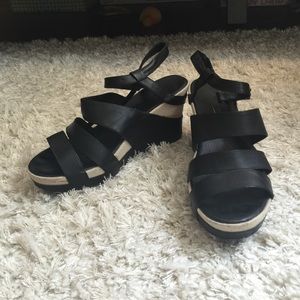 Black Antelope Wedges!