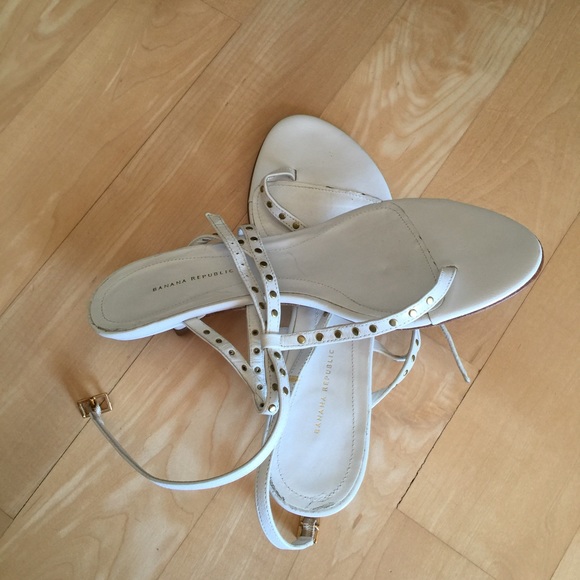 Shoe - Picture 2 of 5