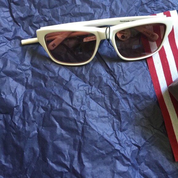 New BCBG white sunglasses