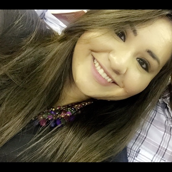 Meet your Posher, Anaiza - Picture 1 of 1