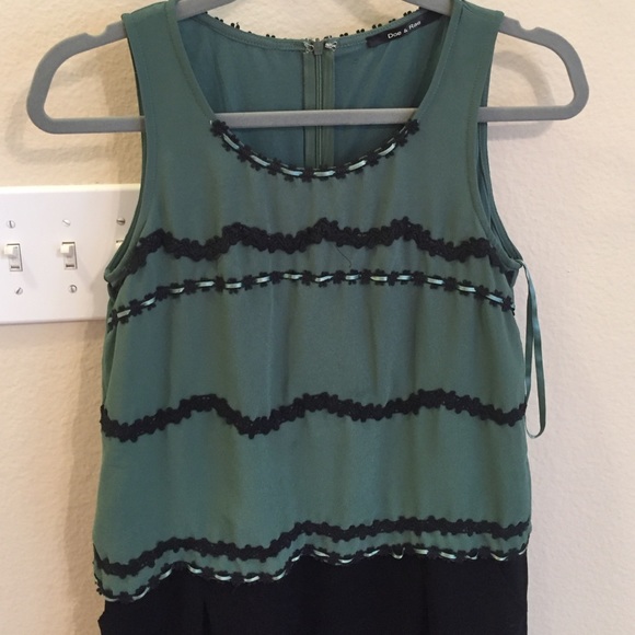 Doe & Rae size small dress - Picture 2 of 4