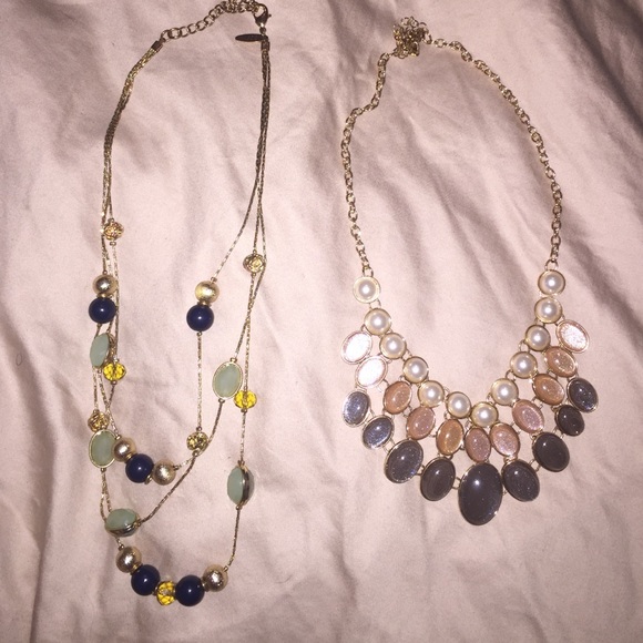 ✅ 2 for 1 beautifully colored necklaces 🎉