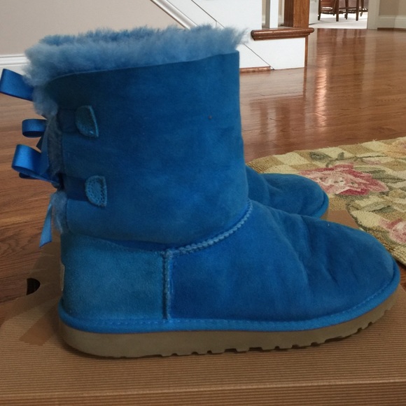 BLUE UGGS - Picture 2 of 3