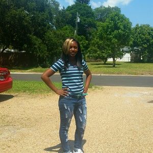 Meet your Posher, Alexis