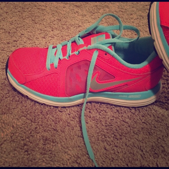 4 Bags and Nike shoe bundle