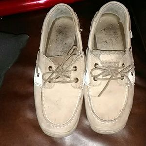 Sperry's size 6M