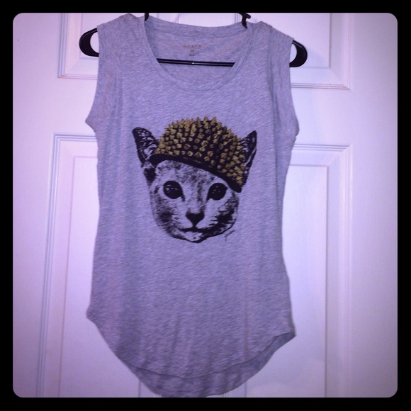 Guess Tops - GUESS❓graphic tshirt😻