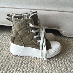 Converse fleece sneakers