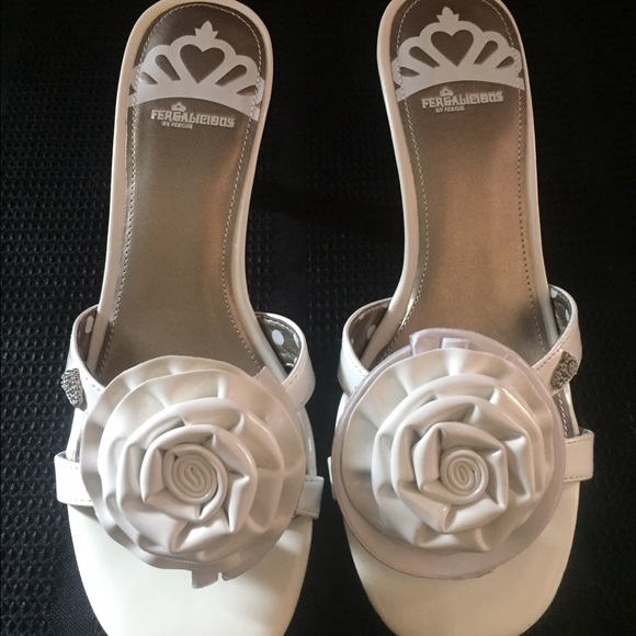 White 3 inch heels with a beautiful white rose