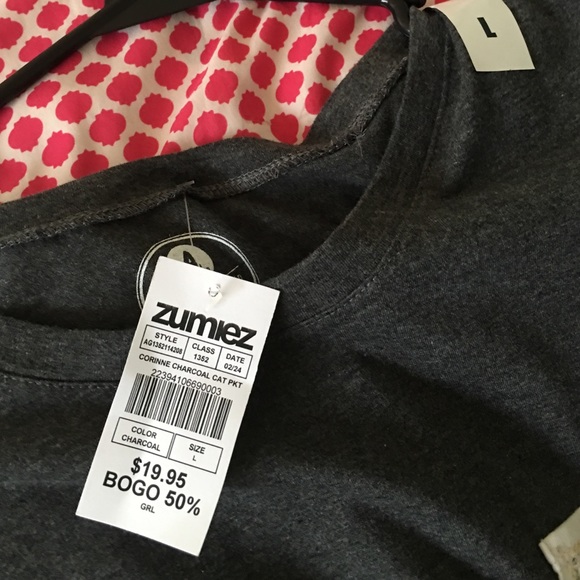 Zumiez muscle tank size Large - Picture 3 of 3