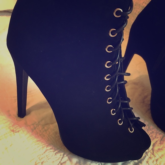 LACE UP, THIGH HIGH BOOTS