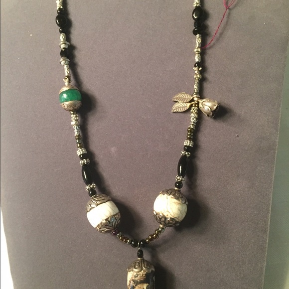 Exotic Oriental Necklace - Picture 1 of 3