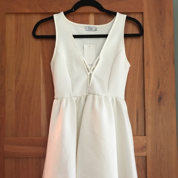 White Criss Cross Tobi Dress - Picture 2 of 3
