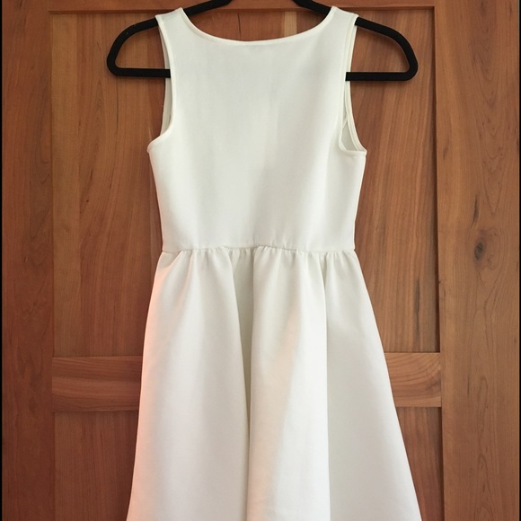 White Criss Cross Tobi Dress - Picture 3 of 3