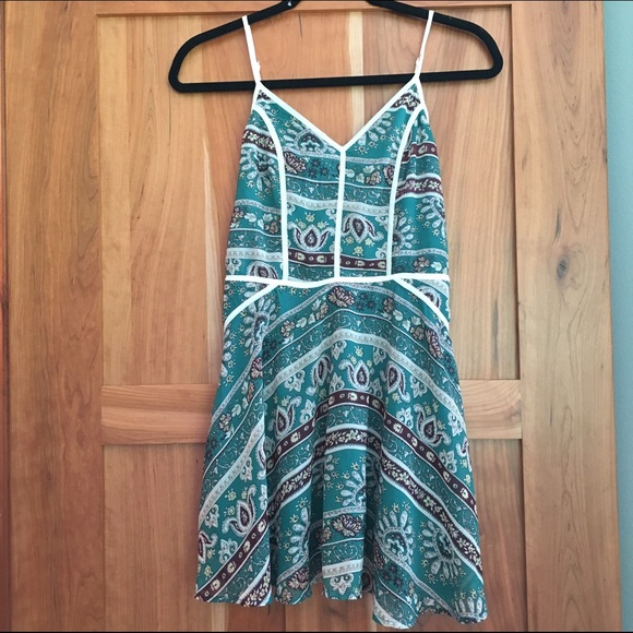 Tobi Patterned Dress - Picture 2 of 3