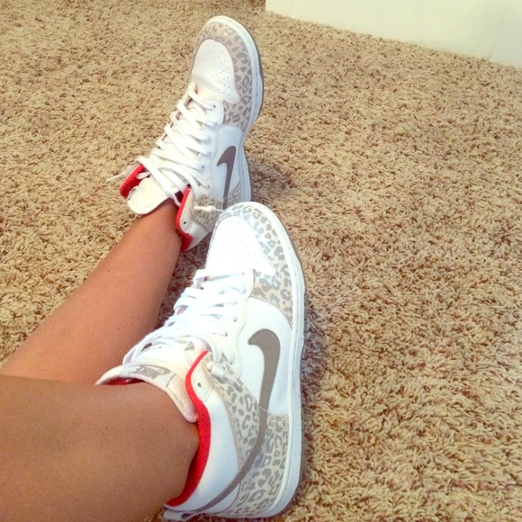 Nike Shoes - Nikes