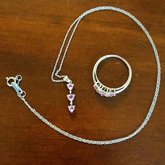 Cute three heart necklace.
