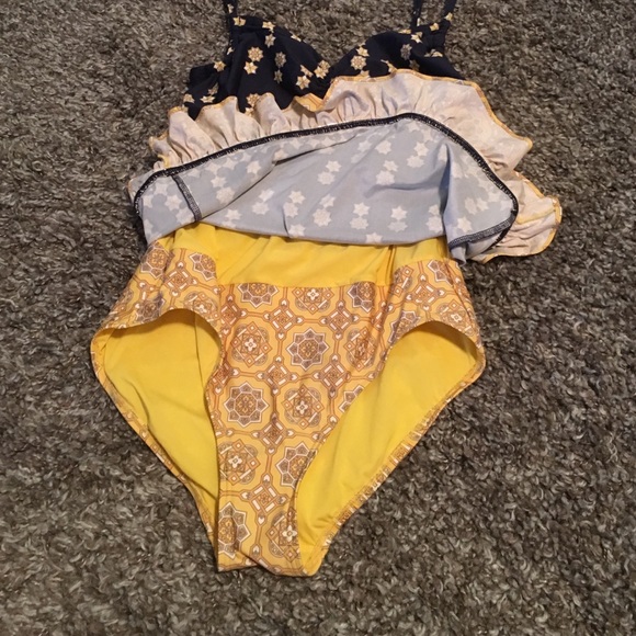 Juicy Swimmer - Picture 4 of 4