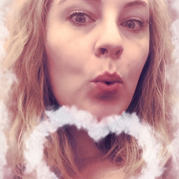 Meet your Posher, Sara - Picture 3 of 3