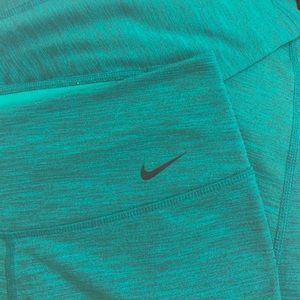 Nike Dri-Fit Capri Leggings!!! Yoga/ running