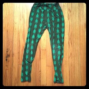 Lularoe OS Green Arrow Leggings