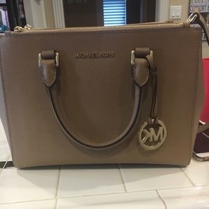 NWOT Michael Kors Sutton Satchel