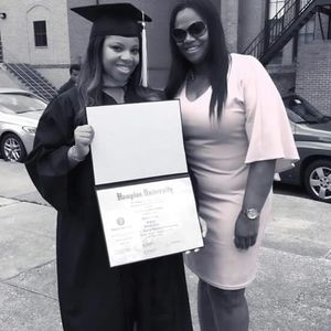 Meet your Posher, Yolanda