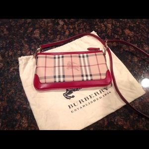 Burberry Haymarket in beige/red