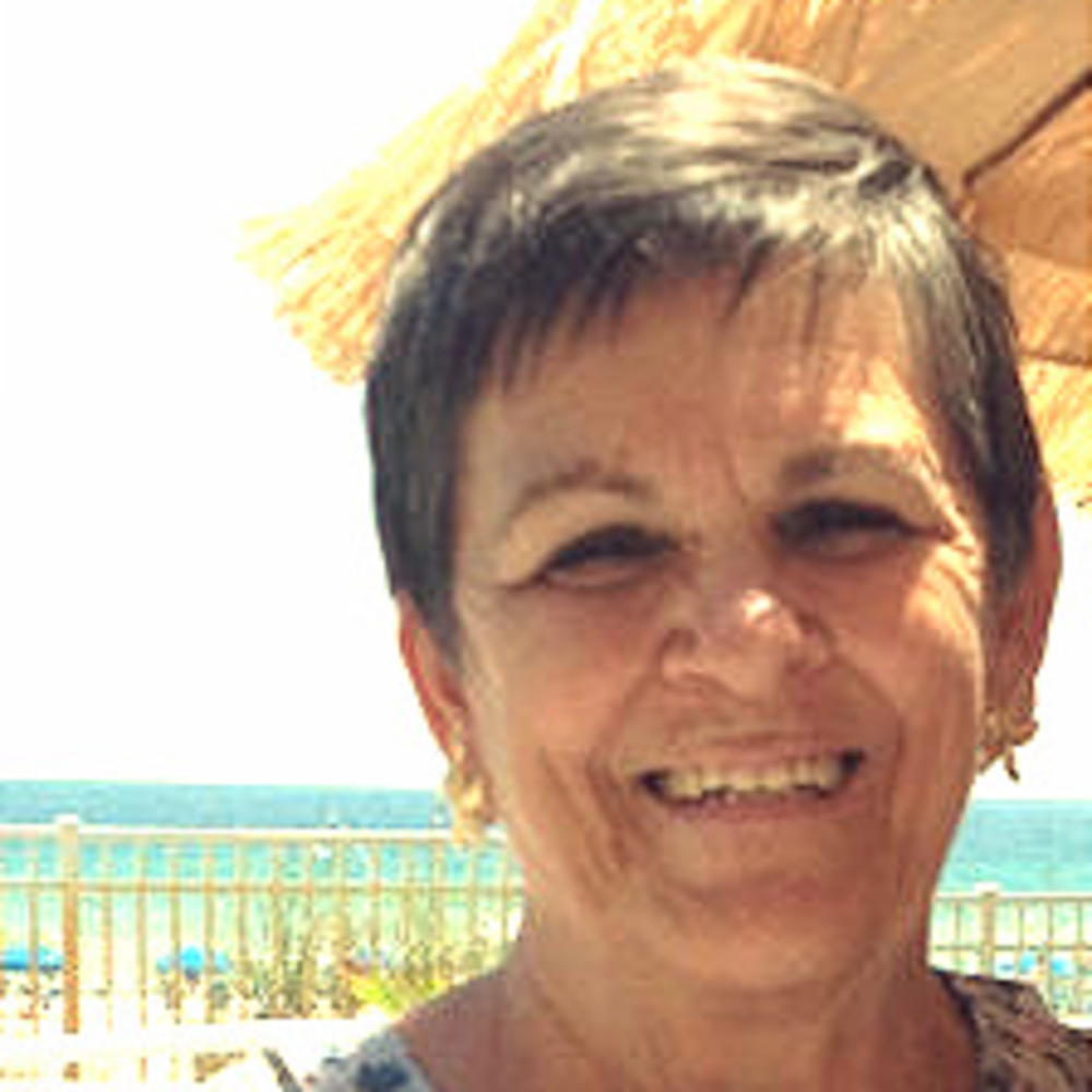 Meet your Posher, Lois