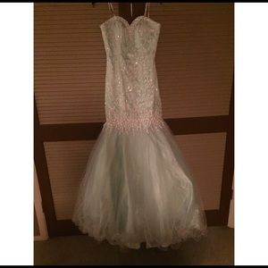 Beautiful mermaid style mint green dress