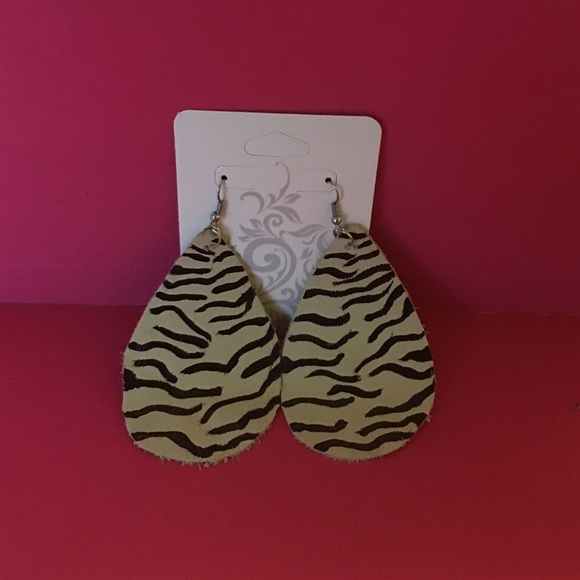 Genuine leather earrings